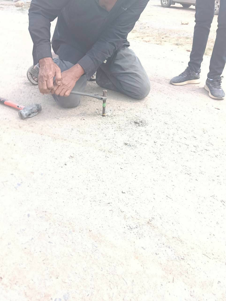 title - วันที่ 17 มีนาคม 2569 นายวิทูล ประดิษฐบุญ ปฏิรูปที่ดินจังหวัดปราจีนบุรี  มอบหมายให้ นายเชวงศักดิ์ อะปะมาตร ผู้อำนวยการกลุ่มงานช่างและแผนที่  นางรักษ์หทัยรัตน์ เมทนีกรชัย หัวหน้าฝ่ายบริหาร และเจ้าหน้าที่ ส.ป.ก.ปราจีนบุรี ลงพื้นที่ตรวจรับงานก่อสร้างถนนสายซอยในแปลงเกษตรกรรม ในเขตปฏิรูปที่ดิน ให้แก่เกษตรกรผู้ไร้ที่ดินทำกิน